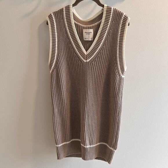 Abercrombie & Fitch Dresses & Skirts - Abercrombie & Fitch Tan and Cream V-neck Sleeveless Sweater Dress Size S